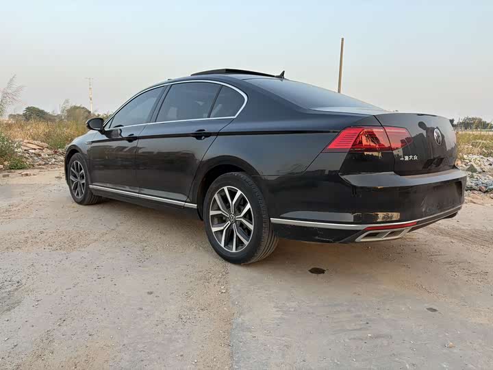 Фото 9 - Volkswagen Magotan