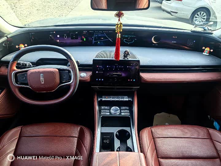 Фото 3 - Lincoln Nautilus