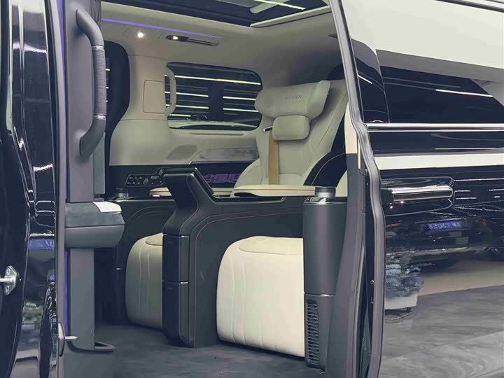 Фото 7 - Zeekr 009