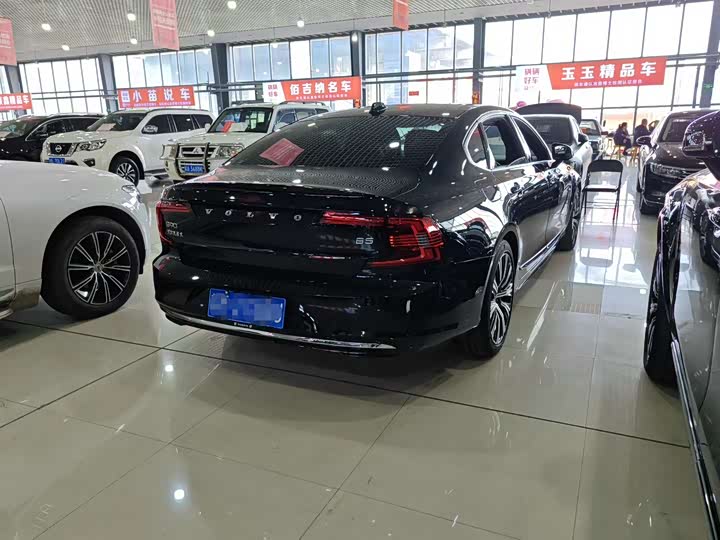 Фото 4 - Volvo S90