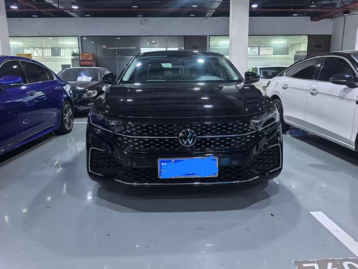 Фото 2 - Volkswagen Passat