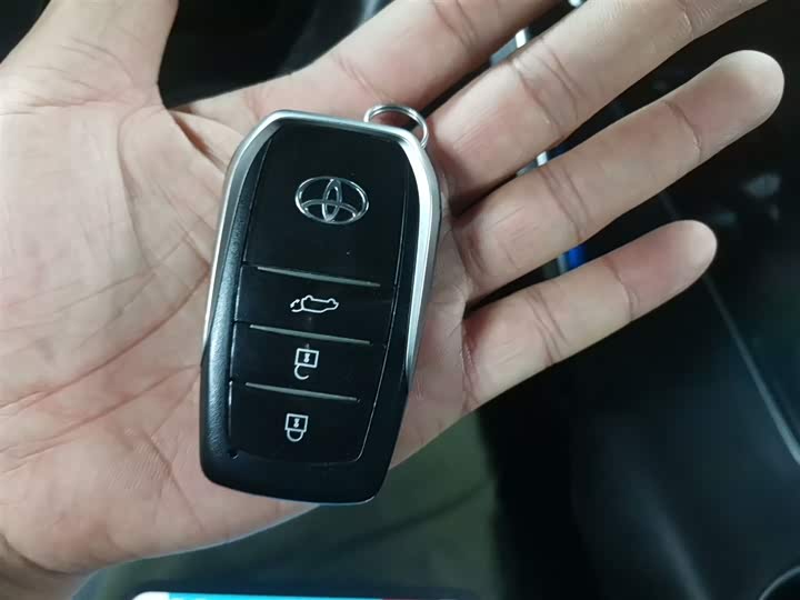 Фото 9 - Toyota Venza