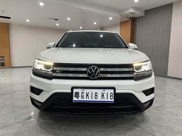 Фото 2 - Volkswagen Tharu