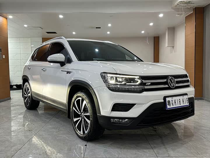 Фото 3 - Volkswagen Tharu