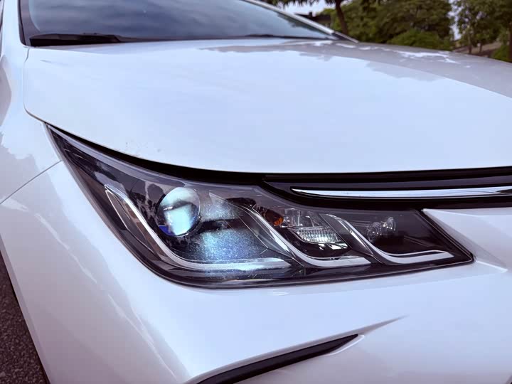 Фото 5 - Toyota Corolla