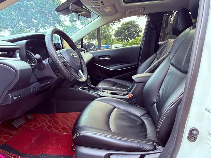 Фото 7 - Toyota Corolla