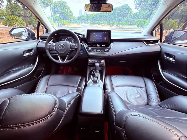 Фото 9 - Toyota Corolla