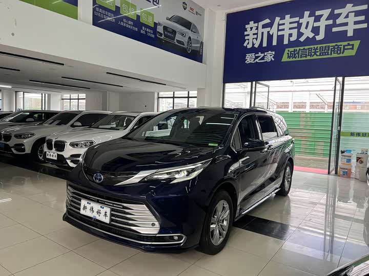 Фото 1 - Toyota Sienna