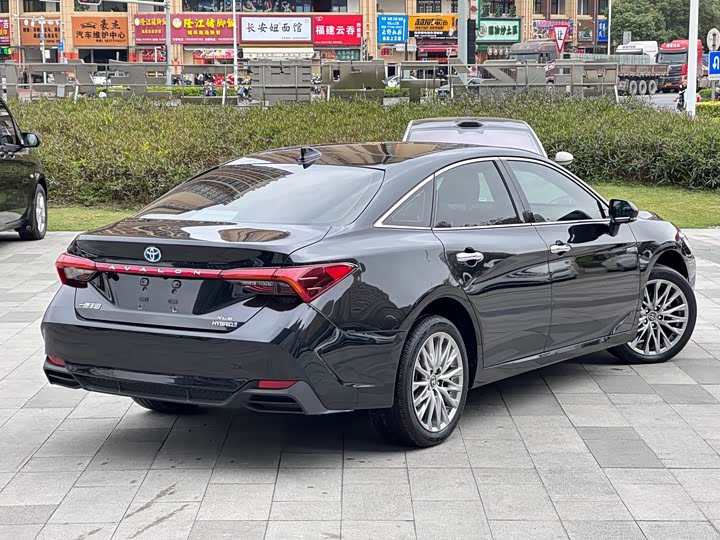 Фото 4 - Toyota Avalon