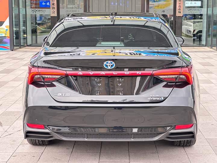 Фото 8 - Toyota Avalon