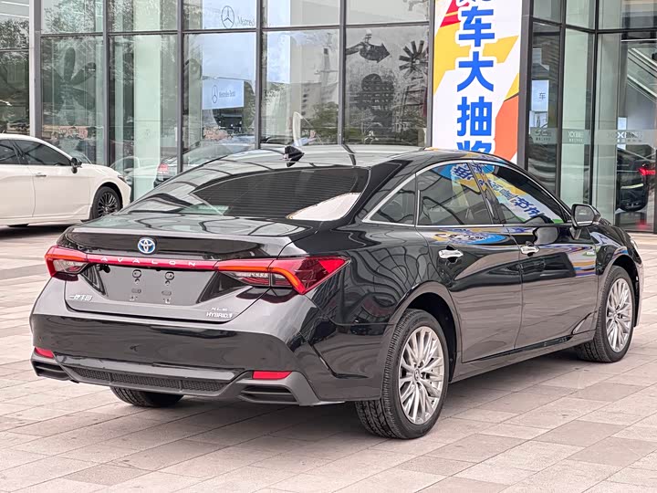 Фото 9 - Toyota Avalon