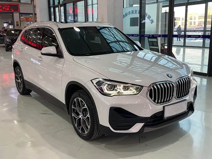 Фото 3 - BMW X1