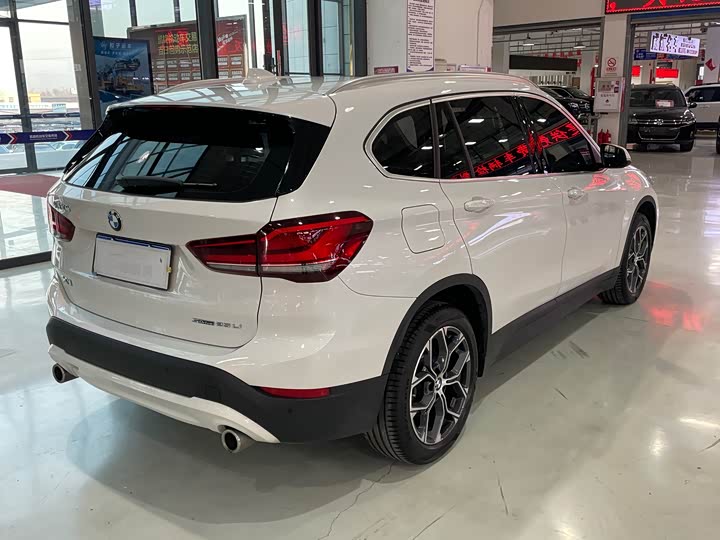 Фото 6 - BMW X1