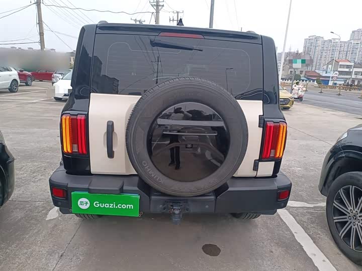 Фото 6 - Tank 300