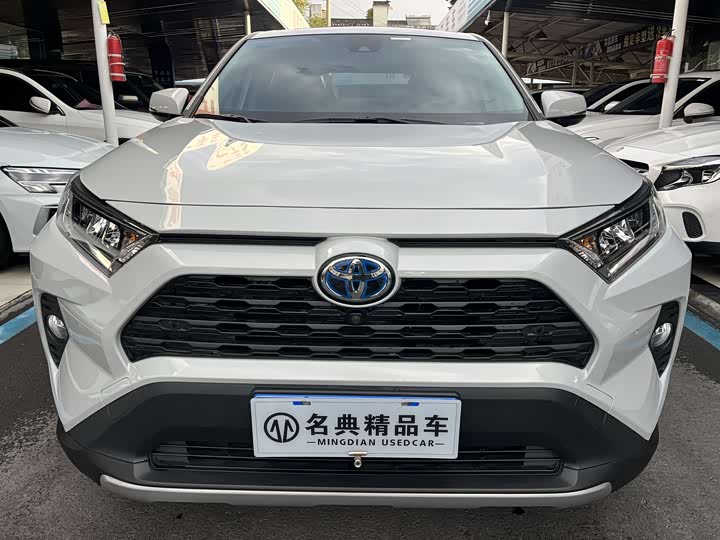 Фото 2 - Toyota RAV4