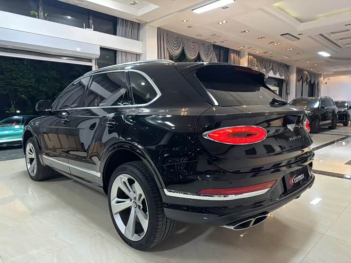 Фото 9 - Bentley Bentayga
