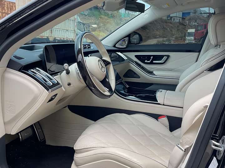 Фото 4 - Mercedes-Benz Maybach S-Class