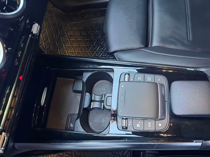 Фото 7 - Mercedes-Benz GLA-Class