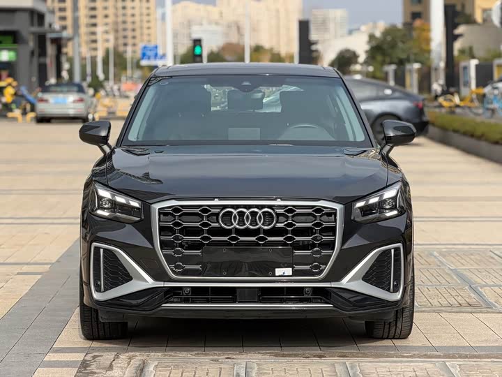 Фото 2 - Audi Q2L
