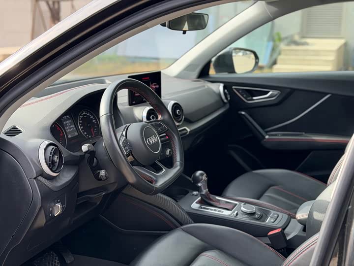 Фото 4 - Audi Q2L