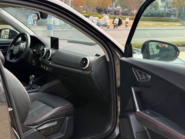 Фото 8 - Audi Q2L