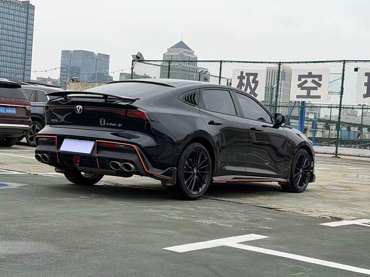 Фото 4 - Changan UNI-V