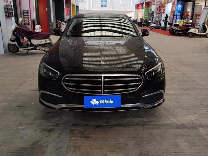 Фото 2 - Mercedes-Benz E-Class