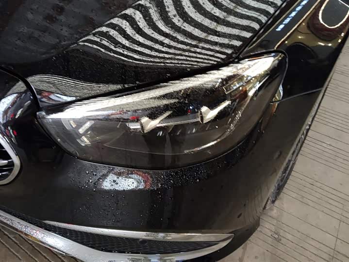 Фото 5 - Mercedes-Benz E-Class