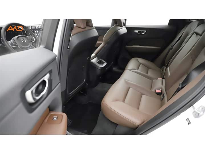 Фото 7 - Volvo XC60