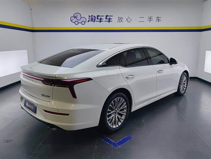 Фото 3 - Bestune B70