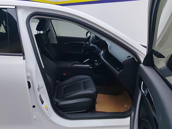 Фото 8 - Bestune B70