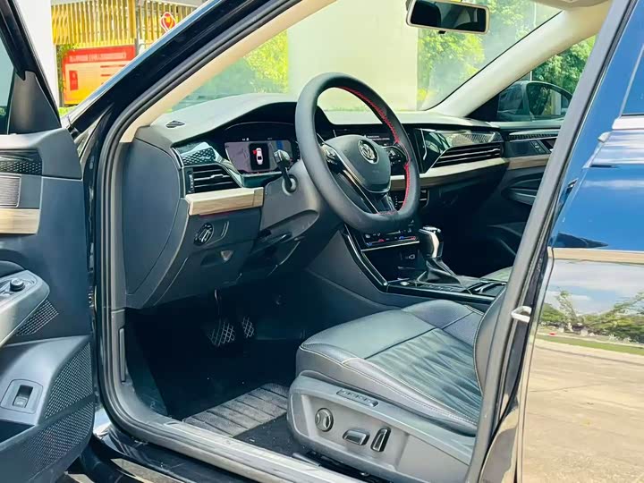 Фото 5 - Volkswagen Passat