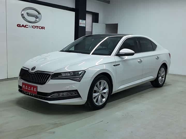 Фото 1 - Skoda Superb