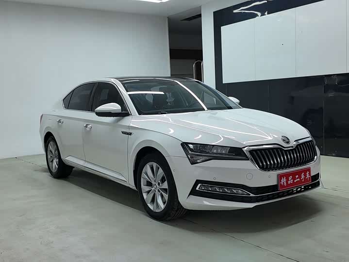 Фото 3 - Skoda Superb