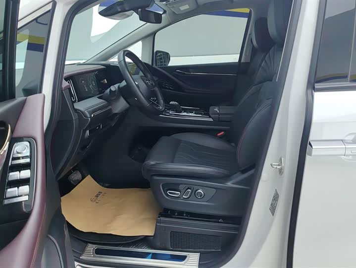 Фото 9 - GAC Trumpchi M8