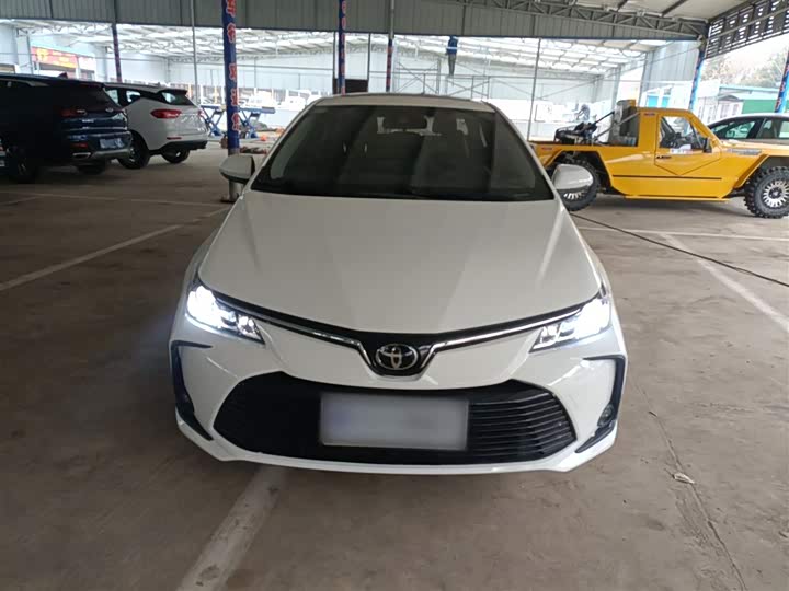 Фото 3 - Toyota Corolla