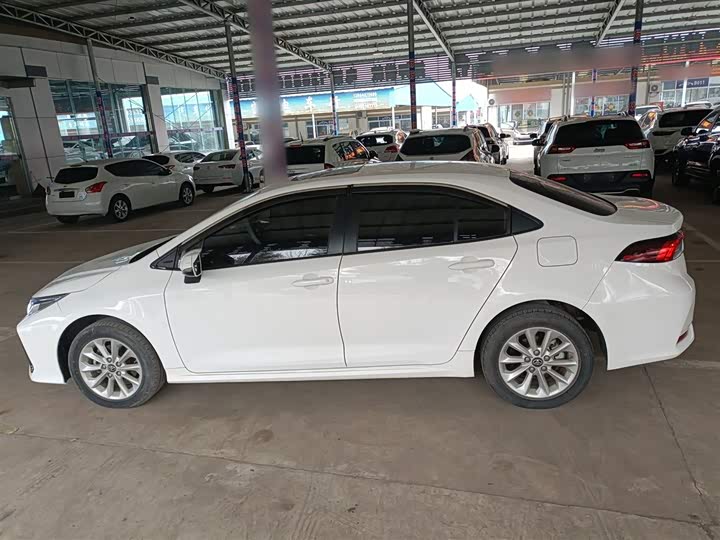 Фото 5 - Toyota Corolla