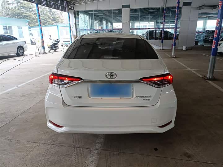 Фото 6 - Toyota Corolla