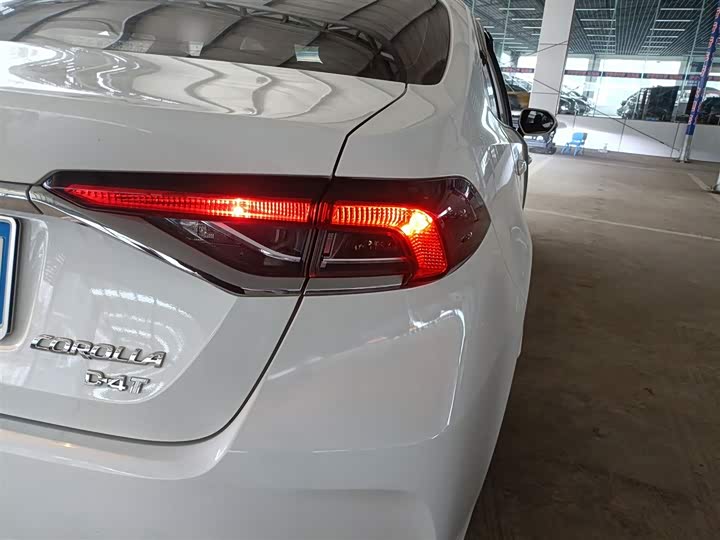 Фото 8 - Toyota Corolla