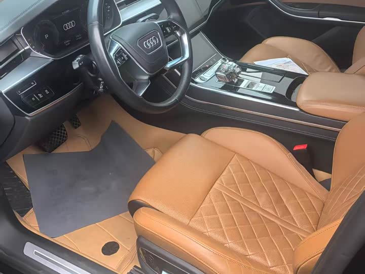 Фото 5 - Audi A8