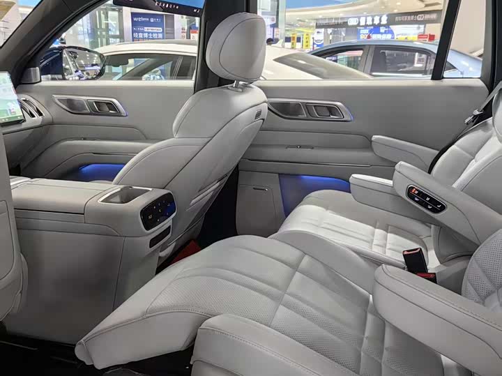 Фото 4 - Changan Deepal S09