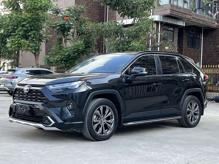 Фото 1 - Toyota RAV4