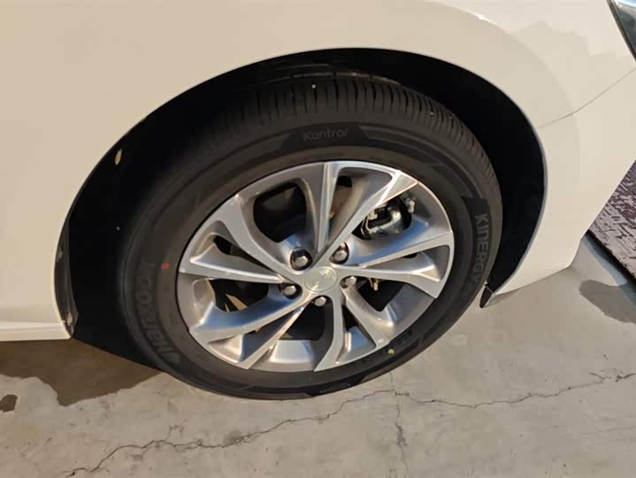 Фото 6 - Buick Verano