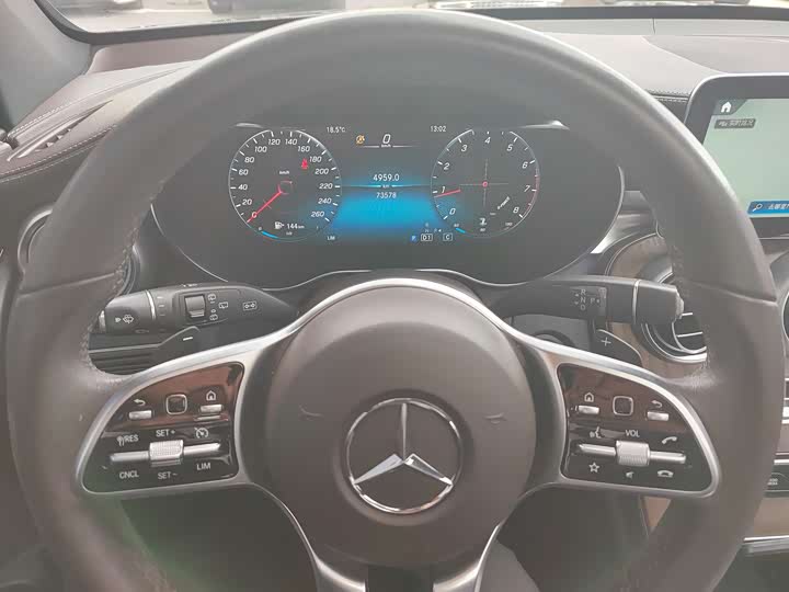 Фото 9 - Mercedes-Benz GLC-Class