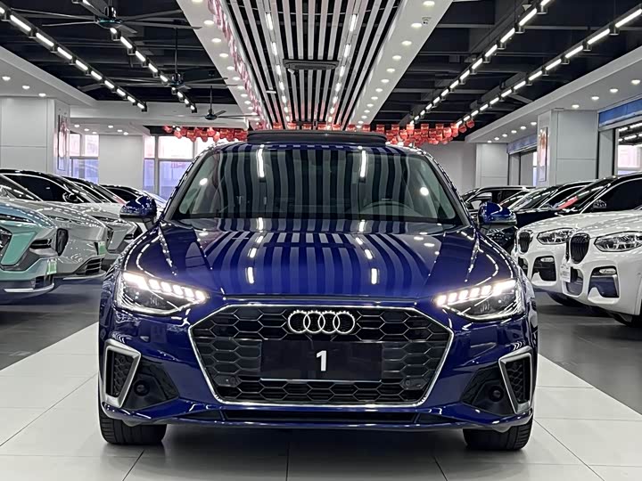 Фото 2 - Audi A4L