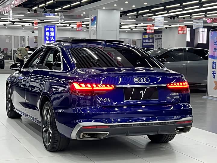 Фото 4 - Audi A4L