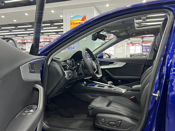 Фото 7 - Audi A4L