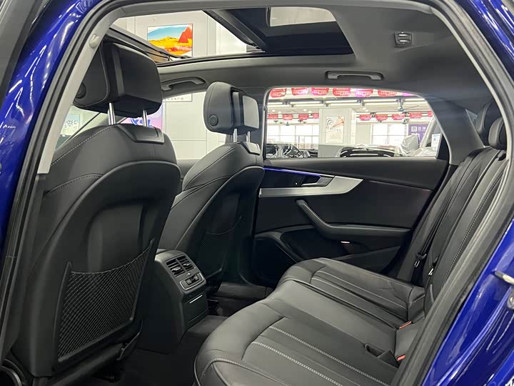 Фото 8 - Audi A4L