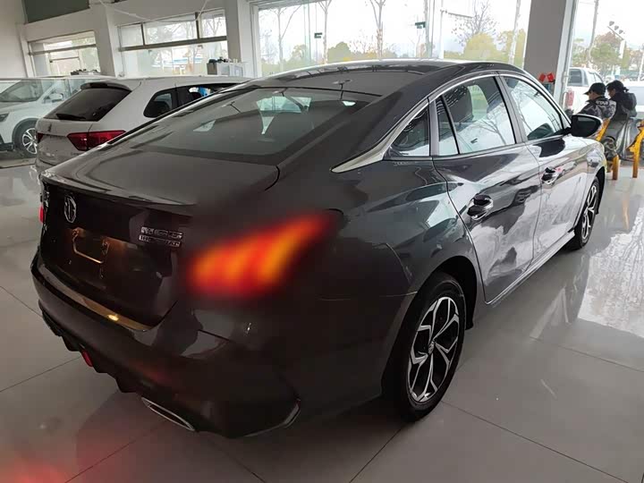 Фото 7 - MG Motor 5