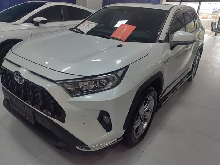 Фото 1 - Toyota RAV4